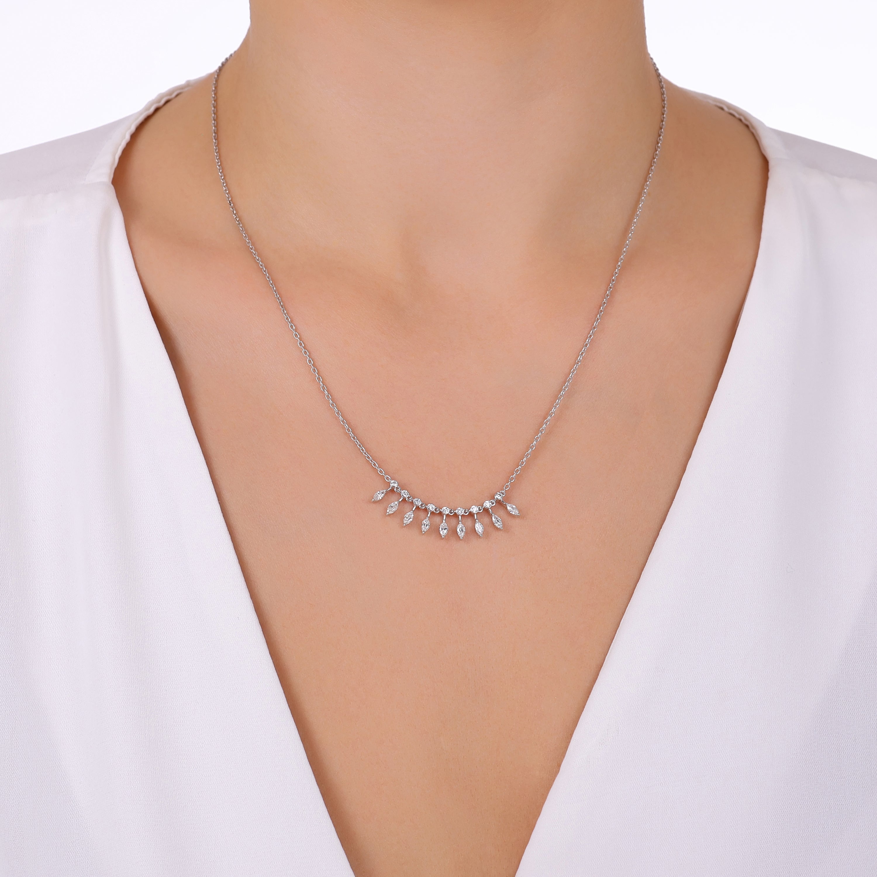 0.69ct Markiz Kesim Pırlantalı Choker Kolye