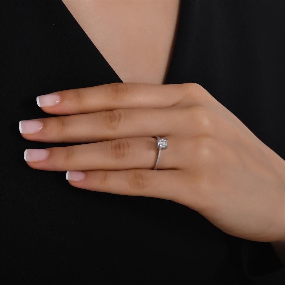 HRD Sertifikalı 0.50 Tektaş Pırlanta Yüzük